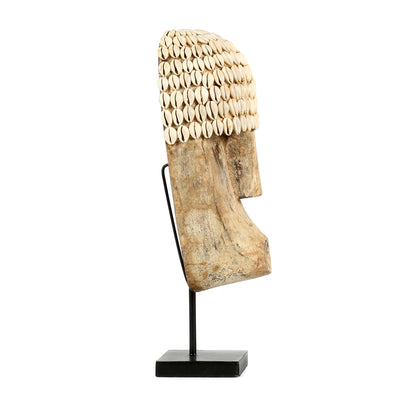 Le Masque De Cowrie Sur Pied