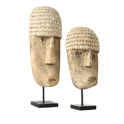 Le Masque De Cowrie Sur Pied