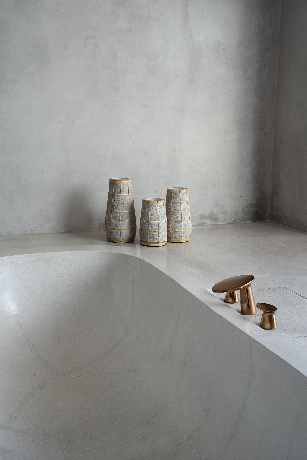 Le Vase Cutie - Béton Naturel - M