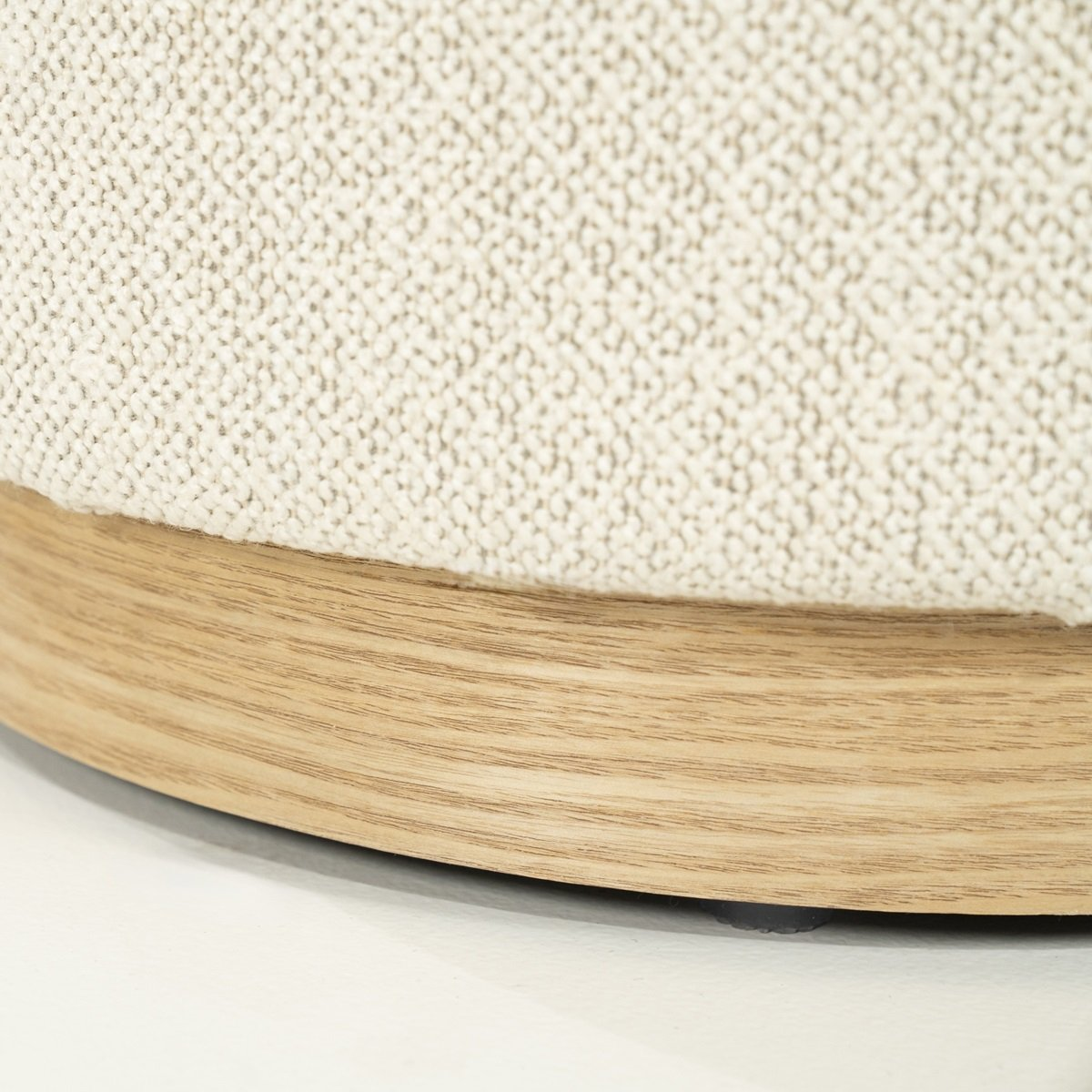 Pouf Mia – tissu écru & bois clair S