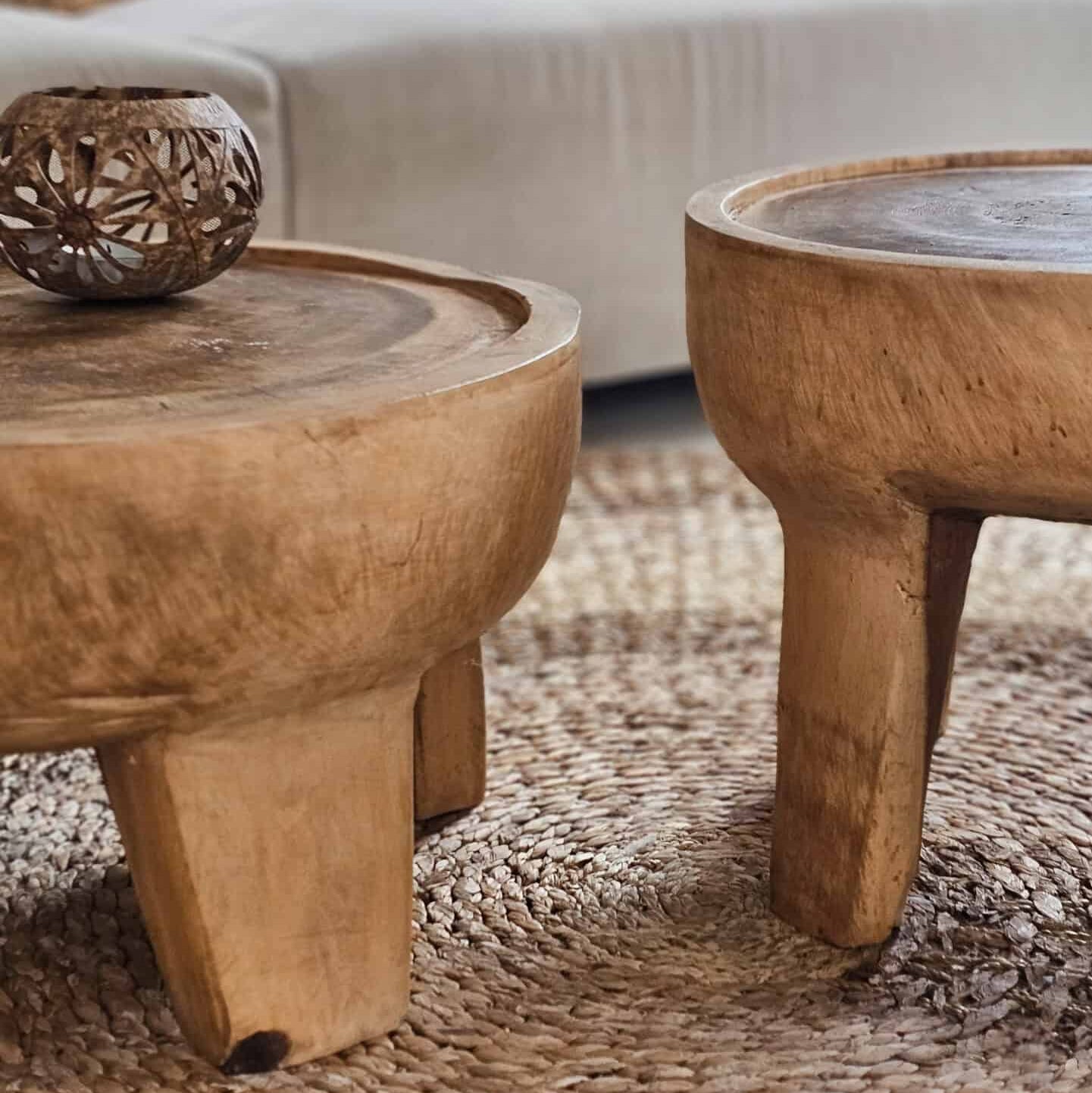 Table basse Kuta M – Bois de suar – Ø 55 × H 30 cm